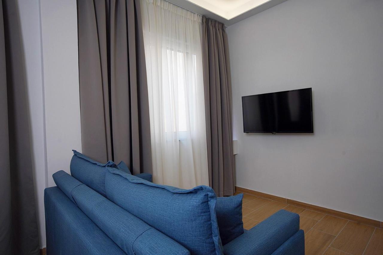 Tip - Top Suites Athènes Extérieur photo