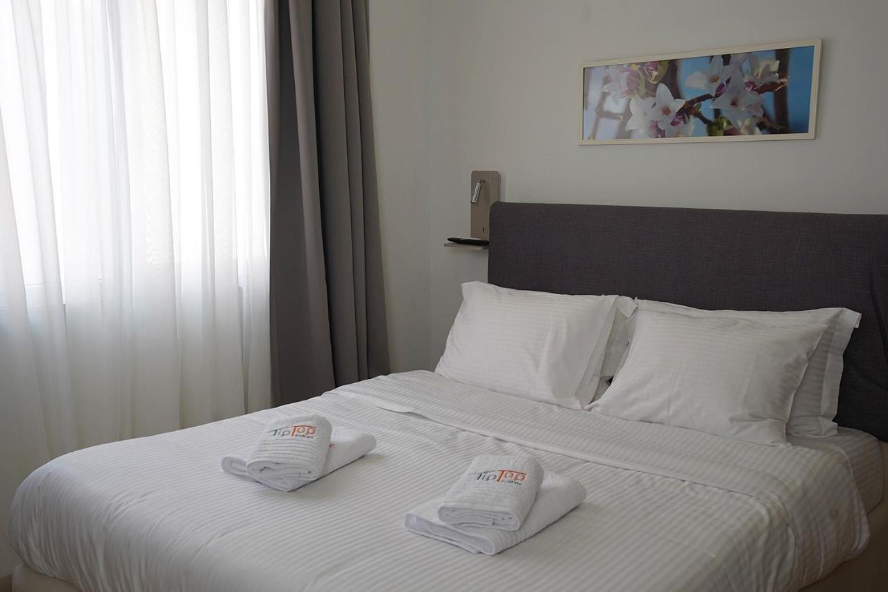 Tip - Top Suites Athènes Extérieur photo