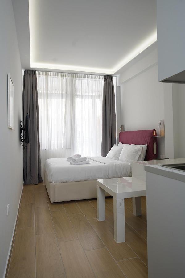 Tip - Top Suites Athènes Extérieur photo