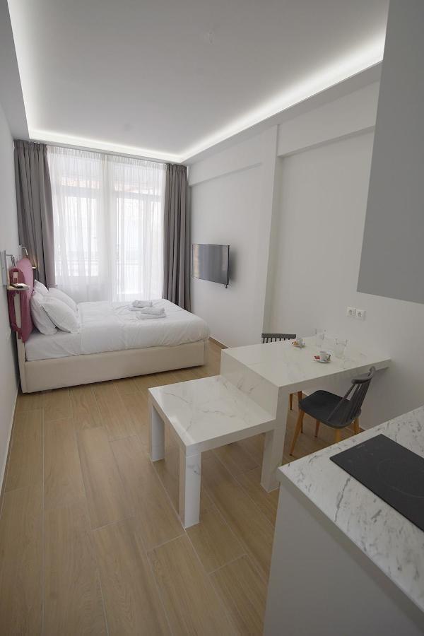 Tip - Top Suites Athènes Extérieur photo