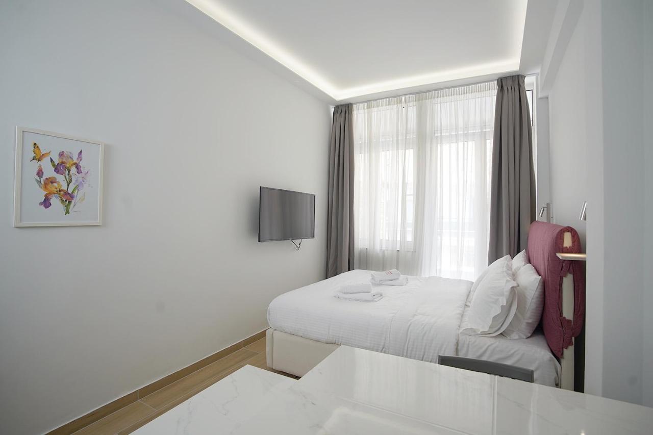 Tip - Top Suites Athènes Extérieur photo